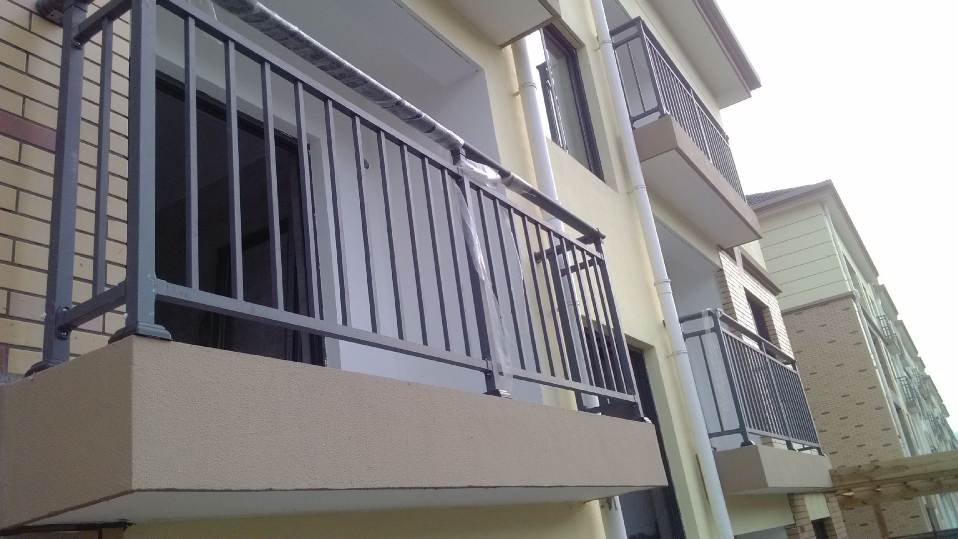 新型阳台护栏 强力防护与美观兼顾，海宁酒店首选