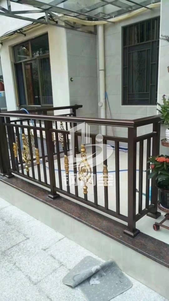 铝艺栏杆 阳台的安全与美学之选